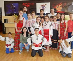 Ştirea bravo: Un actor îi transformă pe orfanii din Constanţa în artişti