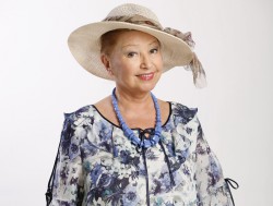 Sus cortina! Rodica Popescu Bitănescu: ”Am repetat textul piesei ÎNCĂ-I BINE în timp ce găteam o ciorbă de curcan!”
