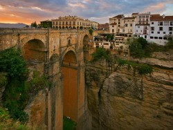 Ronda, orașul spaniol cocoțat pe stânci