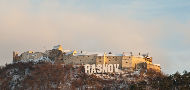 Cetatea Rasnov 2 shutterstock