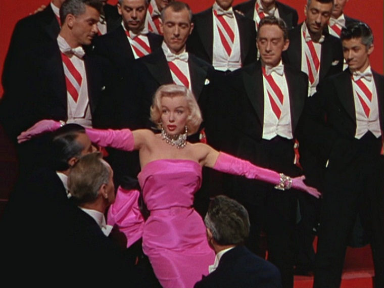 Marilyn Monroe în “Gentlemen Prefer Blondes”