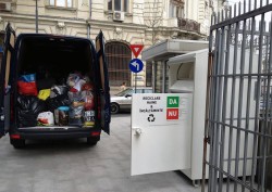 Containerul cu haine din București a adunat peste 700 kg de îmbrăcăminte în 5 zile