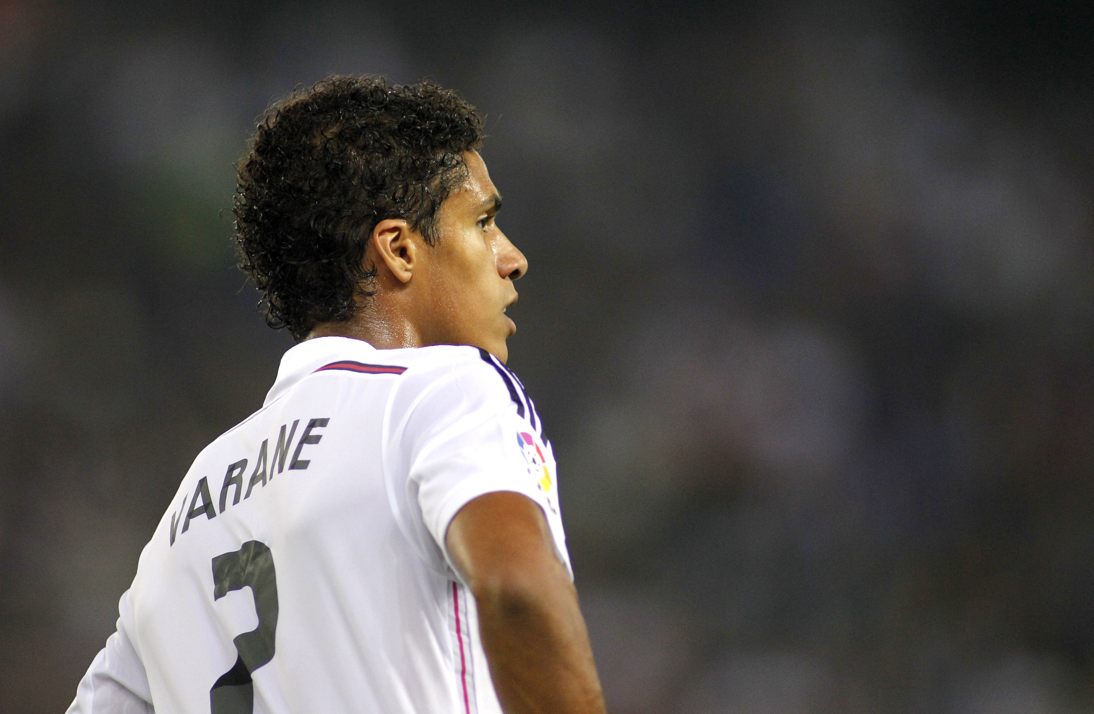 Varane ratează El Clasico : Europa FM