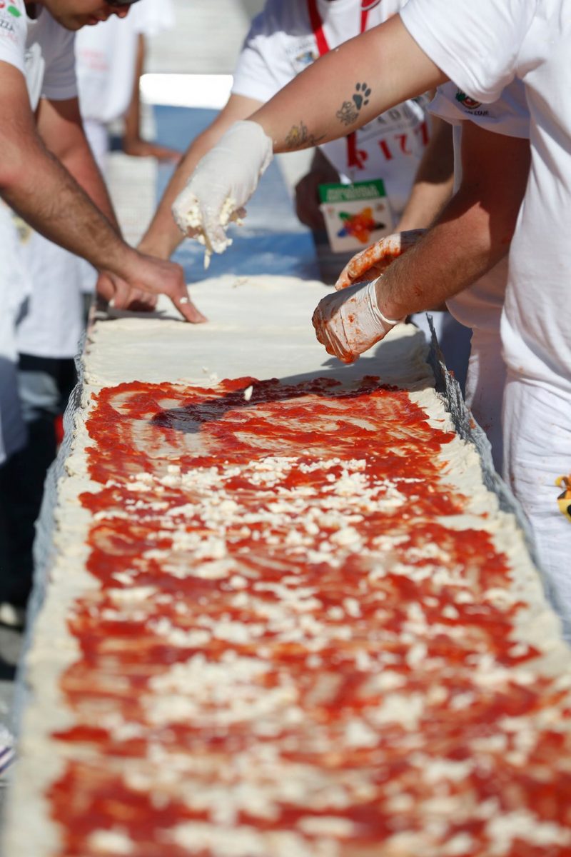 cea mai lunga pizza din lume (4)