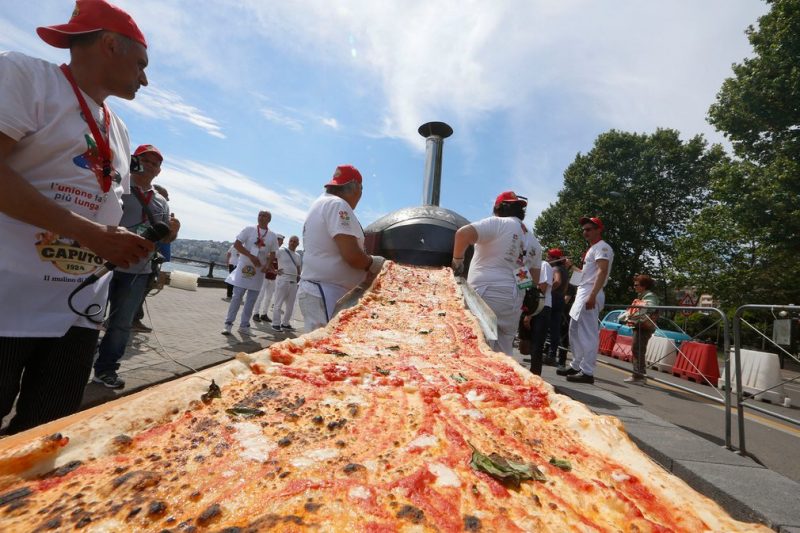 cea mai lunga pizza din lume (9)