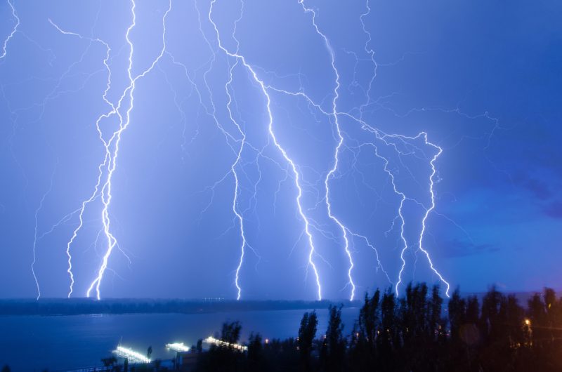 fulger shutterstock (5)