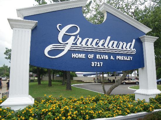 graceland-sign