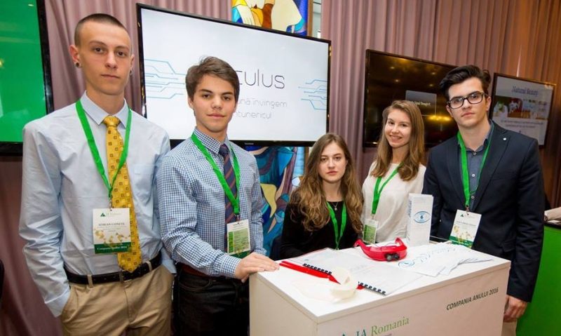 Creatorii din spatele proiectului OCULUS - Adrian Conete, Tudor Popa, Diana Canghizer, Miruna Gafencu, Alex Simion (aka Simi)