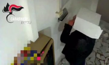 Italia: Un primar a închis birourile municipale după arestarea a jumătate dintre angajați