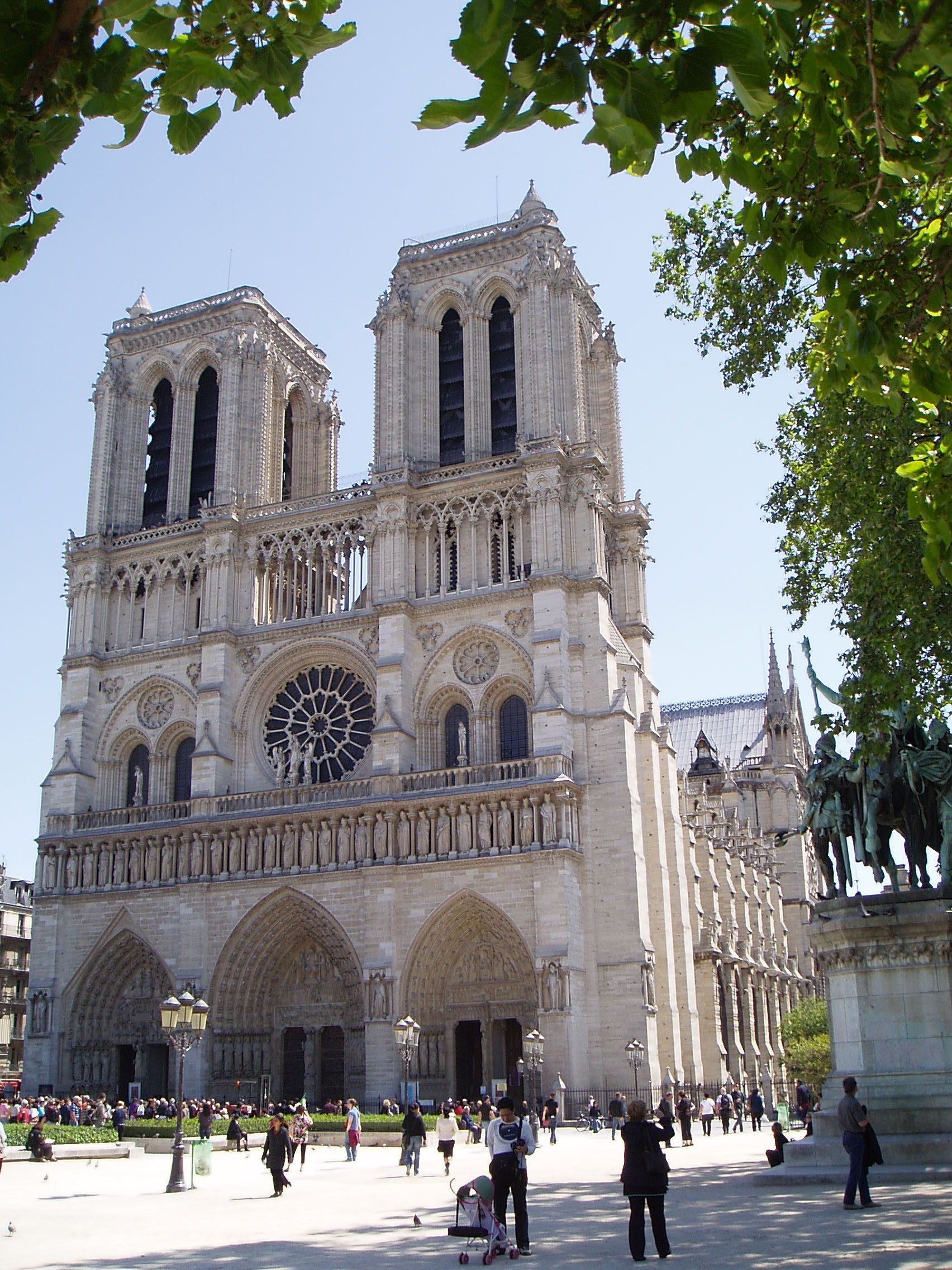 For a day trip Evaporate Need Statuile de pe Notre-Dame vor fi restaurate : Europa FM