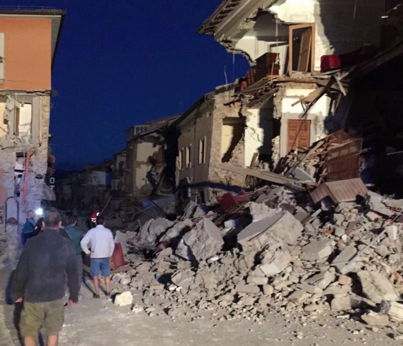 cum arata casele dupa cutremurul din Amatrice Șase persoane ar fi murit în urma cutremurului din Italia