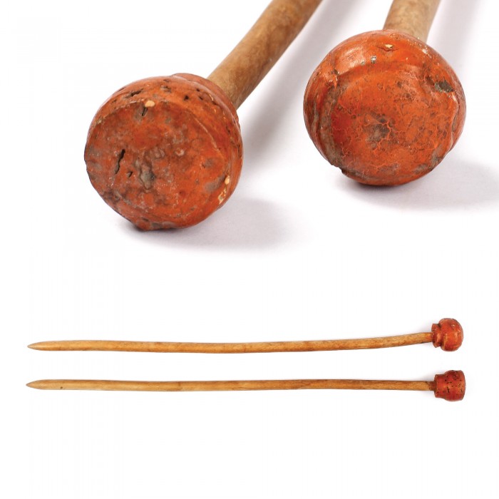 obiect-creat-de-constantin-brancusi-set-de-2-andrele-realizat-cu-dopuri-de-sampanie-pentru-pictorita-natalia-dumitrescu