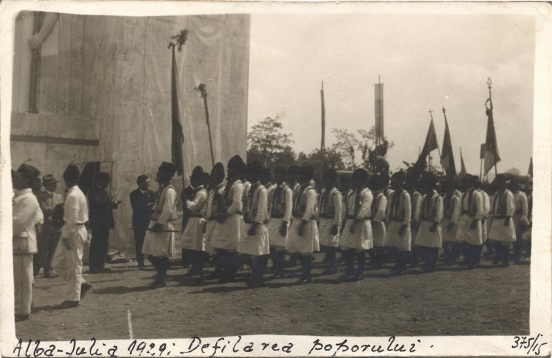 serbarile-unirii-alba-iulia-1929-defilarea-arcasilor-bucovinei