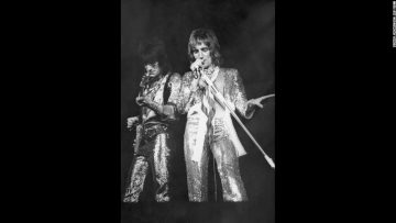 20 de figuri emblematice ale muzicii din anii ’70 – GALERIE FOTO