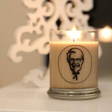 KFC a lansat lumânările cu miros de pui prăjit