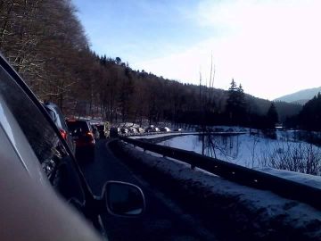 Traficul rutier este foarte intens pe DN1, pe Valea Prahovei, în ambele sensuri