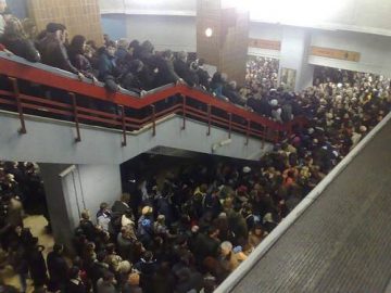 Stații de metrou păzite de jandarmi și pompieri