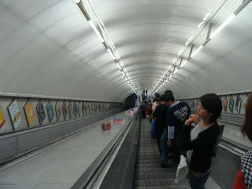 La Londra, milioane de navetişti – afectaţi de o grevă de 24 de ore la metrou