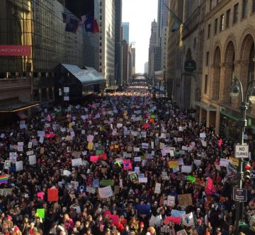 Mobilizare masivă la marşurile anti-Trump