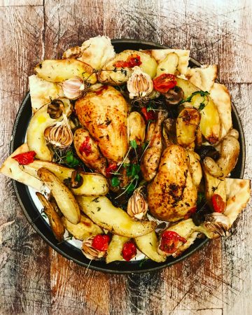 Rețeta lui Adi Hădean: Pui gătit fără griji în ceea ce privește suculența și aroma mâncării