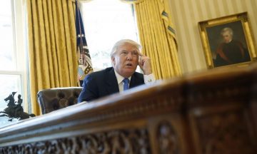 Un judecător blochează pe termen nedeterminat ordinul antiimigrație al lui Donald Trump