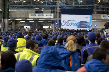 Ford angajează aproape 1.000 de oameni în fabrica de la Craiova