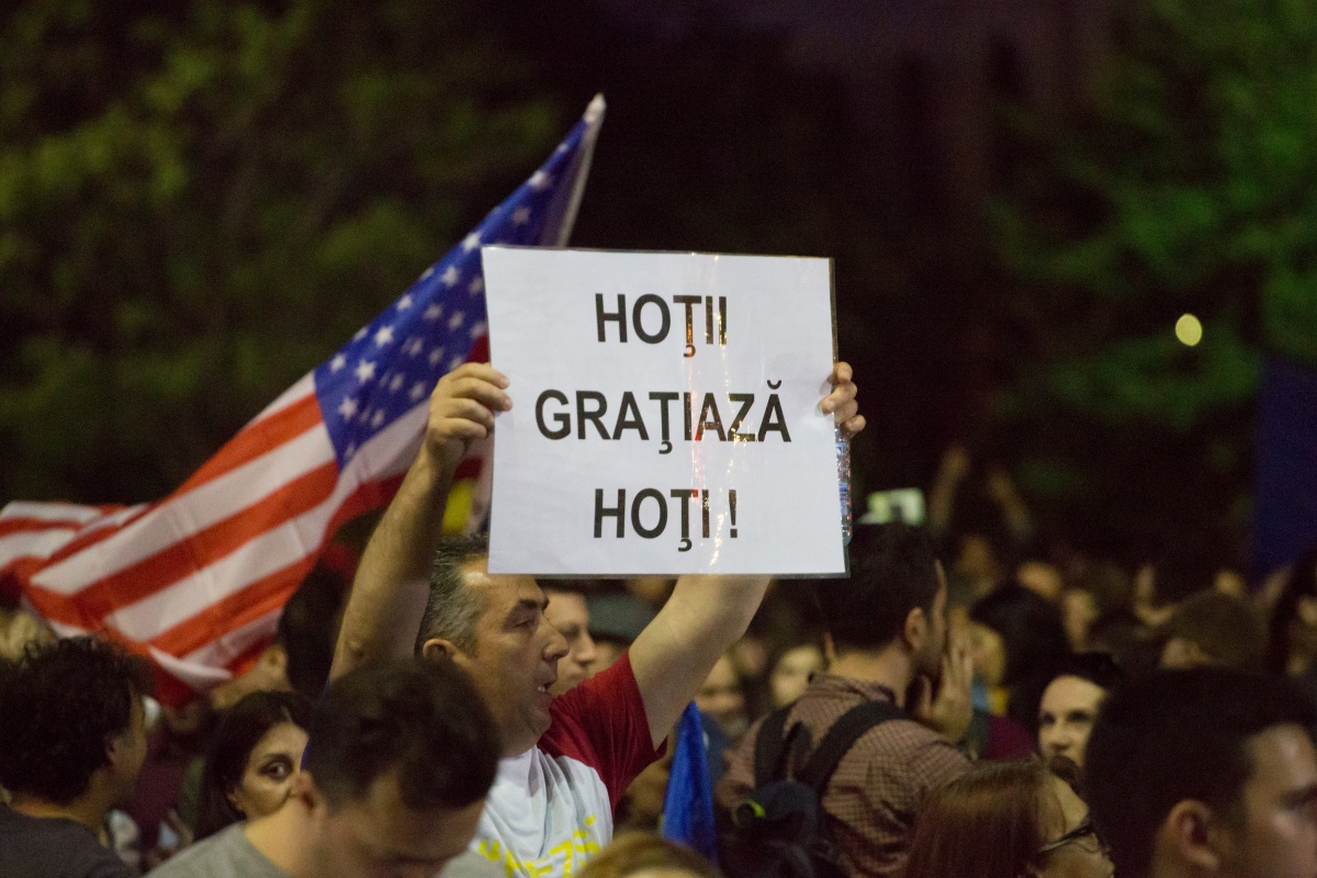 A doua seară de proteste la Piața Victoriei Europa FM