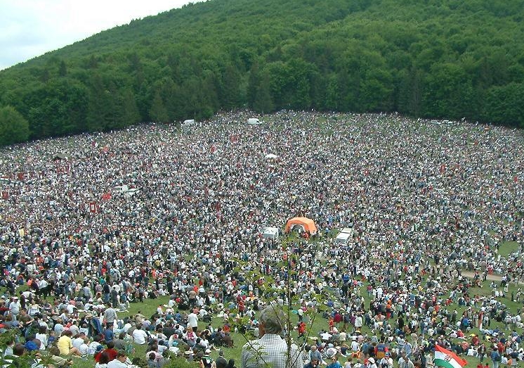 AutoritÄƒÈ›ile Din Miercurea Ciuc Cer Aprobare Pentru DesfÄƒÈ™urarea Procesiunii De Rusalii De La È™umuleu Audio Europa Fm