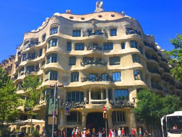 Casa Milà „La Pedrera”: Natură sub formă de clădire – GALERIE FOTO