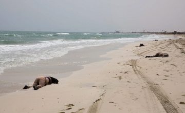 LIBIA: Victime după ce o rachetă a căzut pe o plajă din Tripoli