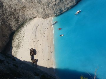 Autorităţile elene au declarat stare de urgenţă pe insula Zakynthos, din cauza incendiilor
