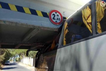 ITALIA: Persoane rănite într-un accident de autocar