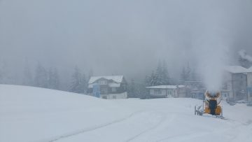 HUNEDOARA: În Stațiunea Straja se poate schia gratuit de Ziua Națională