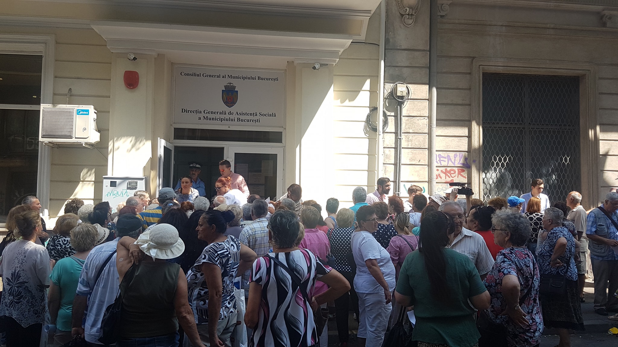 Primăria Generală anunță că s-au ocupat toate locurile în excursia pentru pensionari, în Grecia