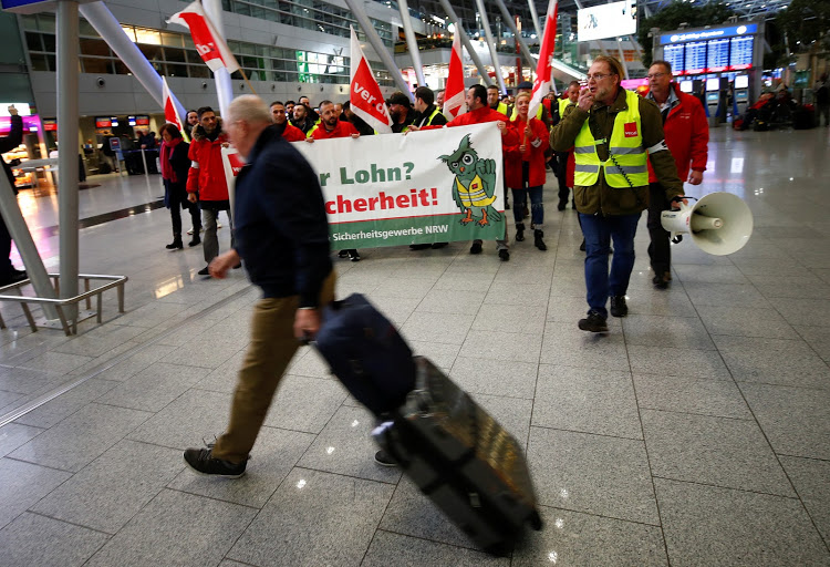 GERMANIA: Se extinde greva personalului de securitate de pe aeroporturi
