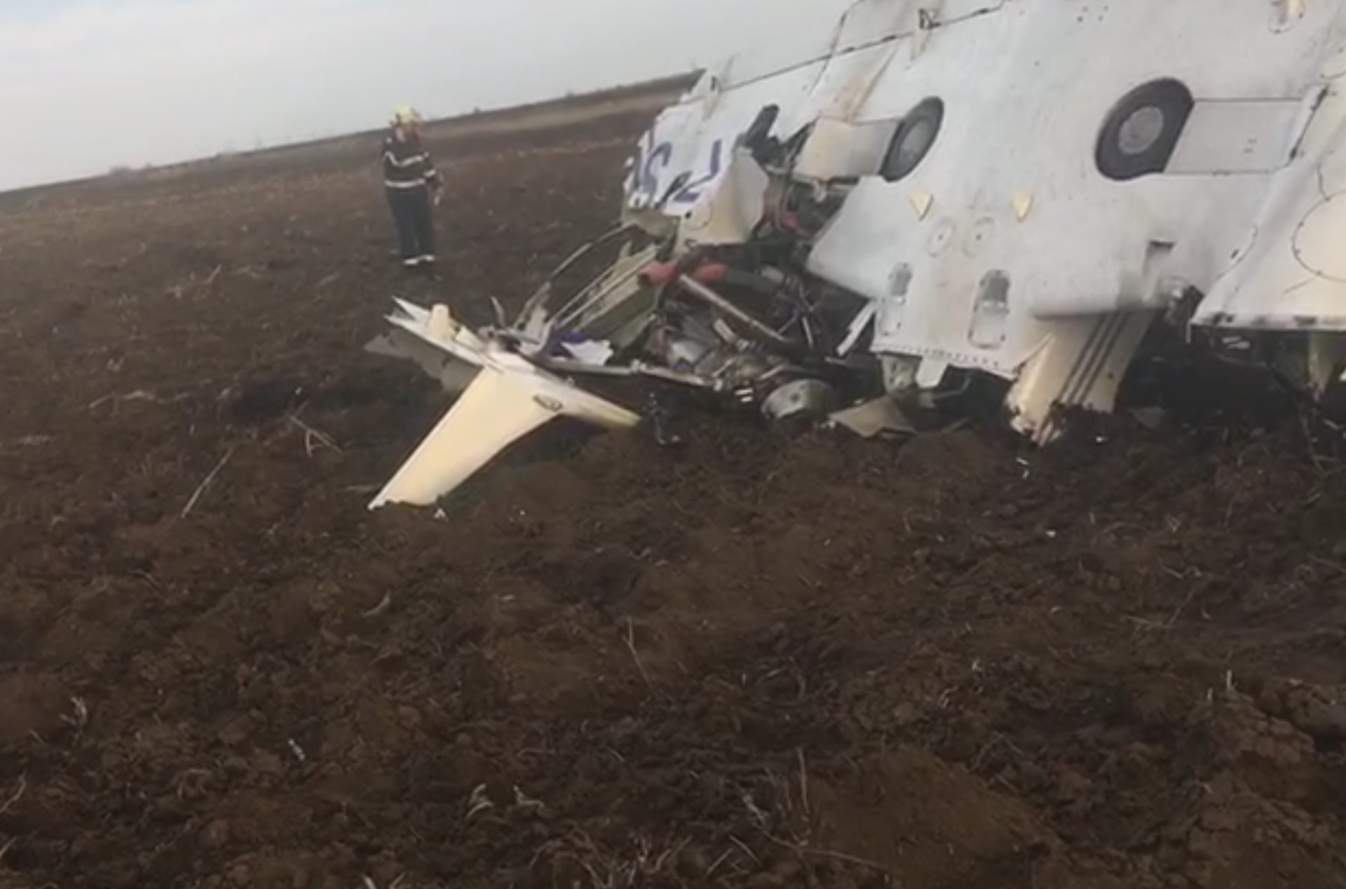 Primele imagini cu avionul aterizat forțat la Tuzla – VIDEO
