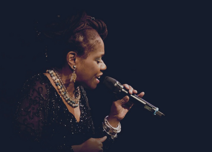 Carmen Silva – Adeus Solidão