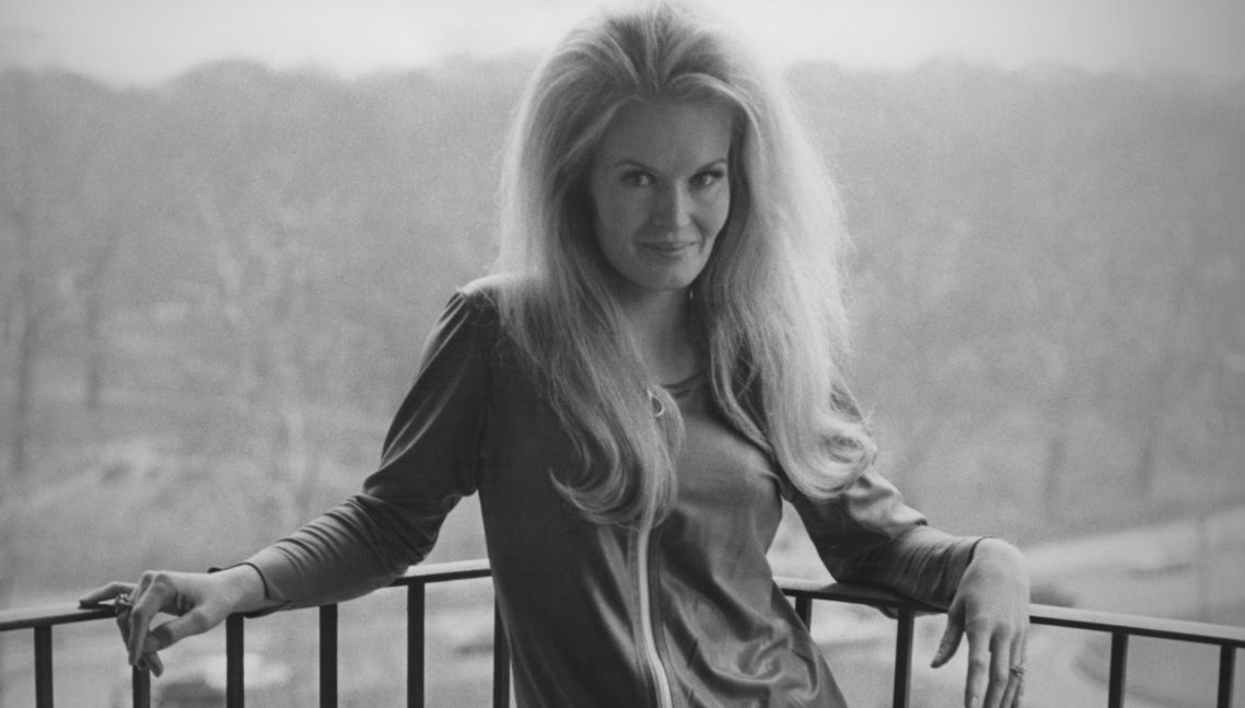 Lynn Anderson • Rose Garden