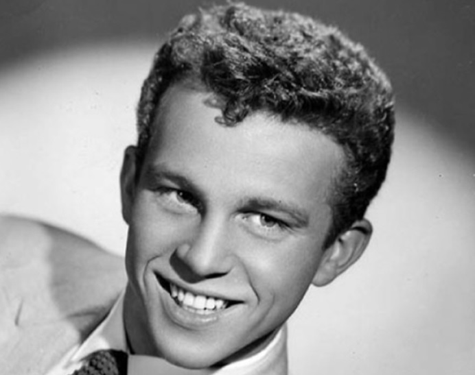 Bobby Vinton – Blue Velvet