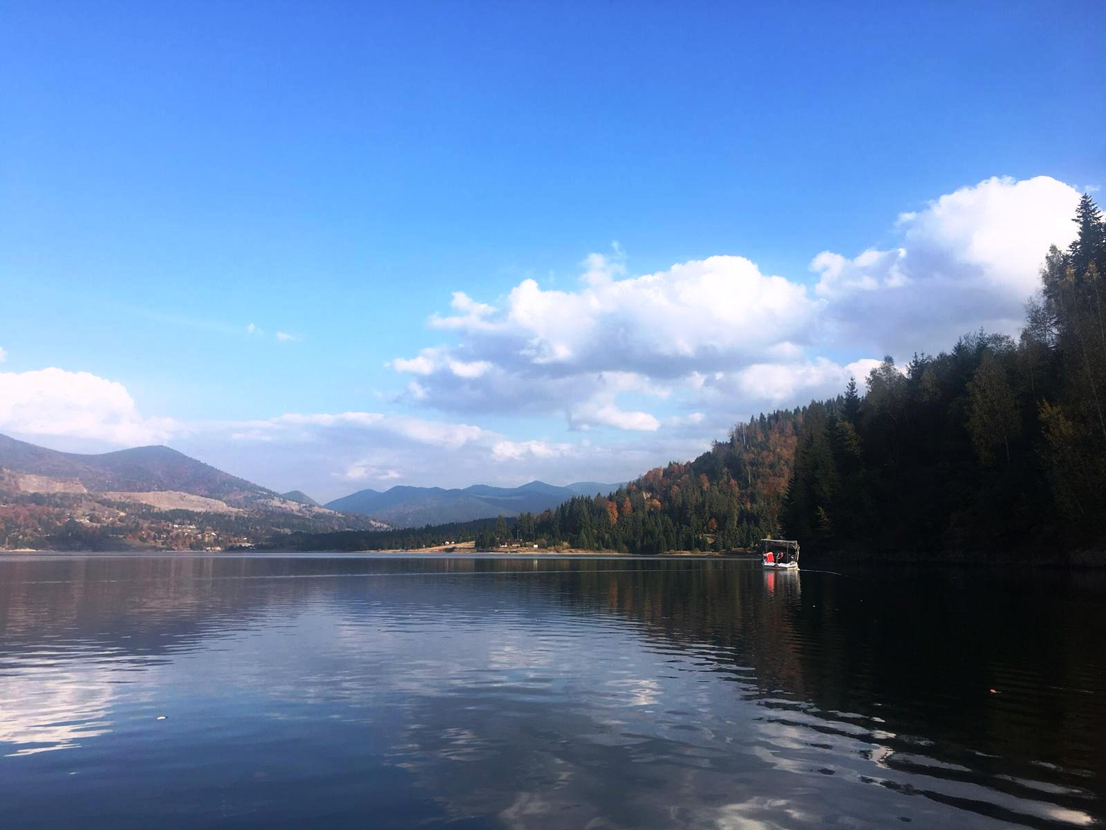 Lacul Colibiţa, un colţ de rai – GALERIE FOTO