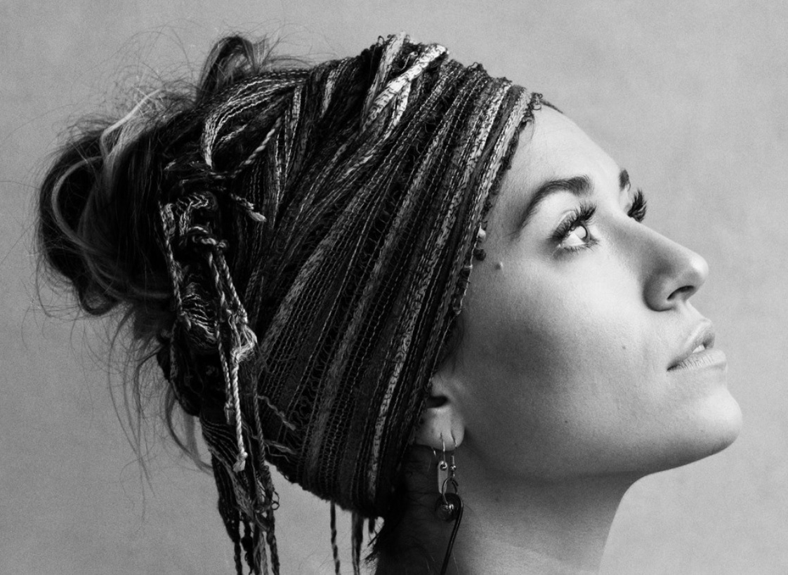 Lauren Daigle – Look Up Child