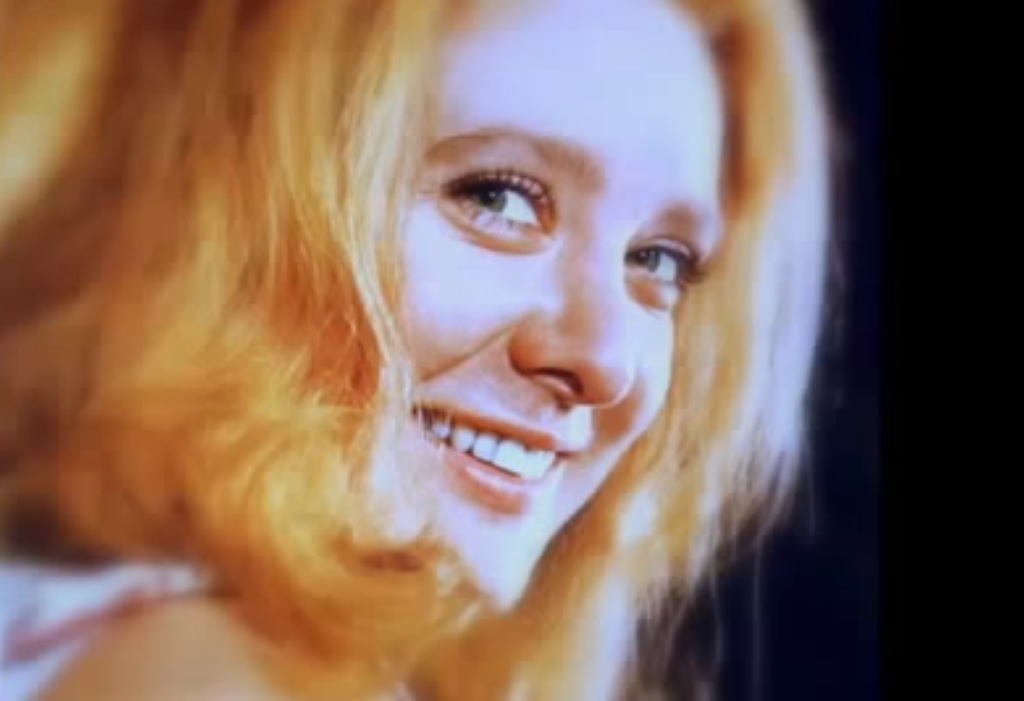 Lola Novaković – Ne pali svetla u sumrak