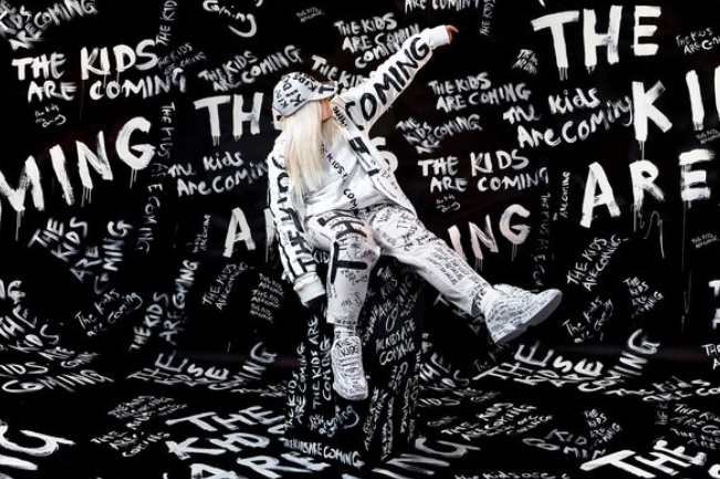 Tones And I – Fly Away