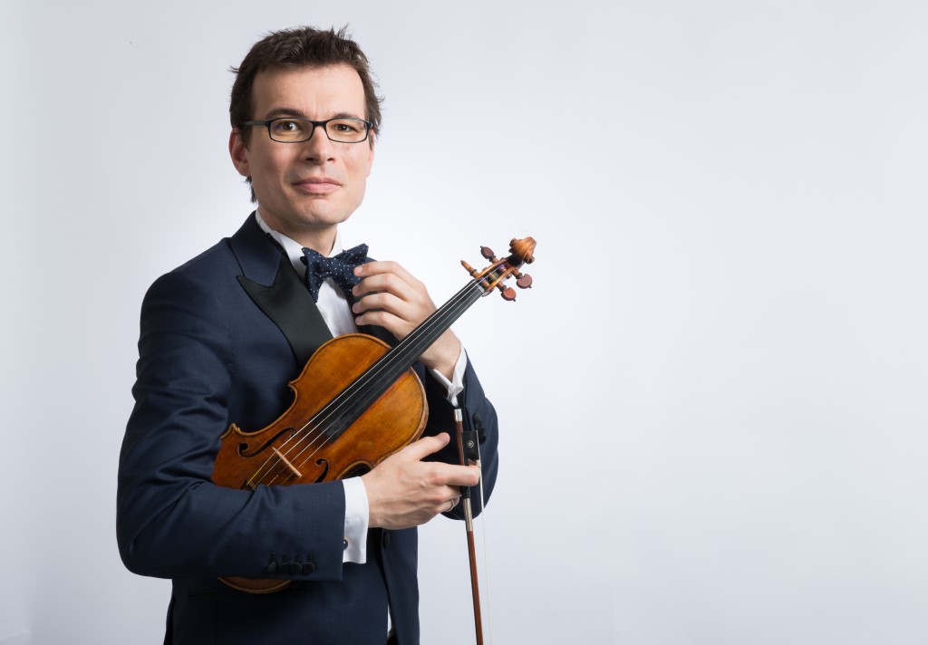 https://www.europafm.ro/wp-content/uploads/2019/12/Alexandru-Tomescu-cu-vioara-Stradivarius.jpg