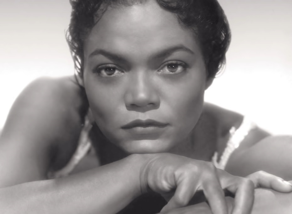 Eartha Kitt – Santa Baby