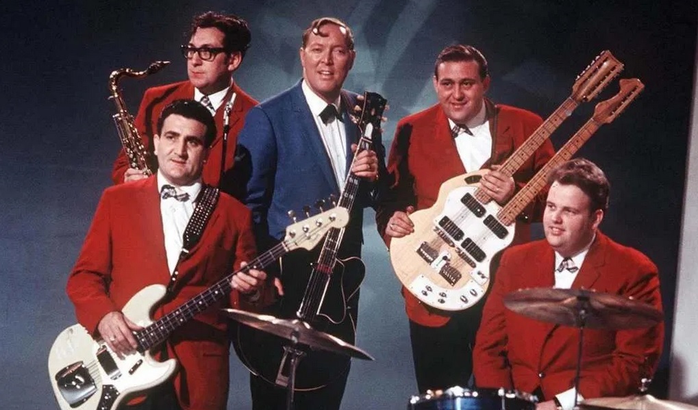 Bill Haley & His Comets • Shake, Rattle And Roll