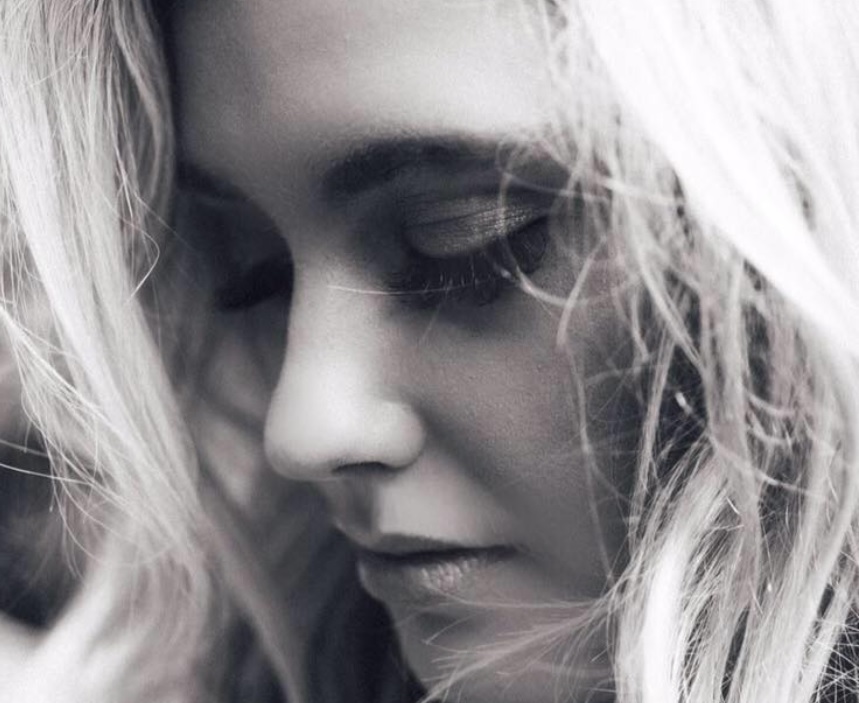 Ella Henderson – Ghost