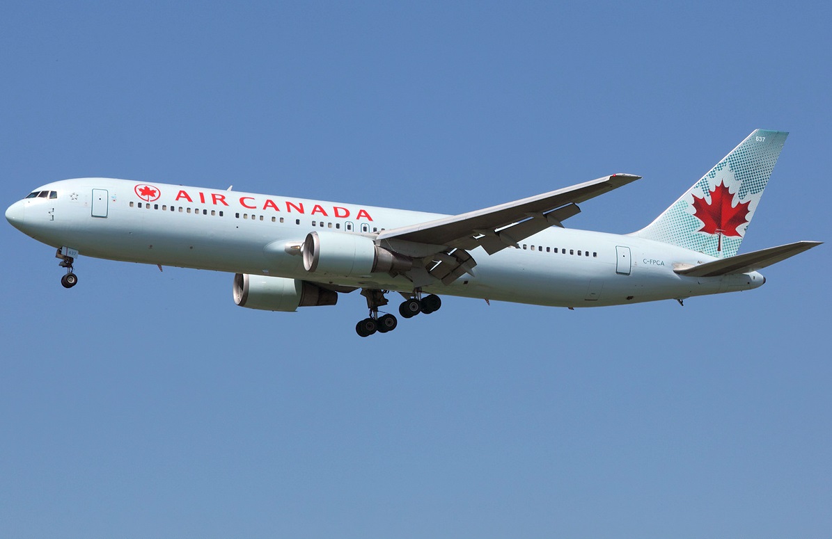 Un avion de pasageri aterizează în Madrid fără tren de aterizare și cu un singur motor