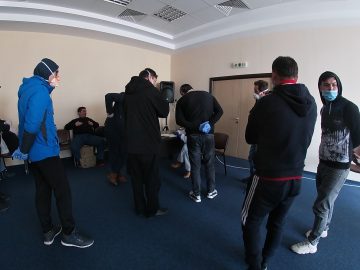 Românii repatriați sunt nemulțumiți de condițiile hotelului din Mamaia