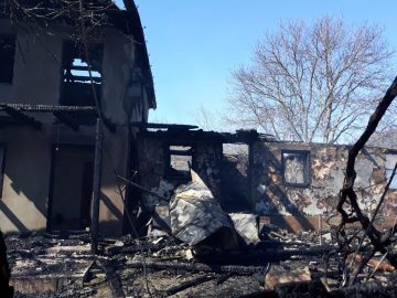 Gospodărie distrusă complet de flăcări, înainte de sărăbători – FOTO